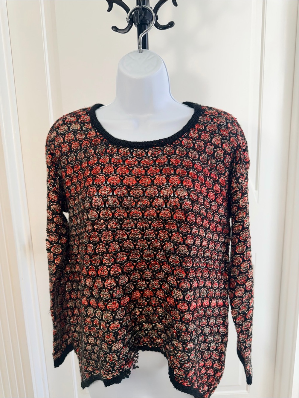 Women's Black & Coral Patterned Crewneck Sweater with sequins Sz S